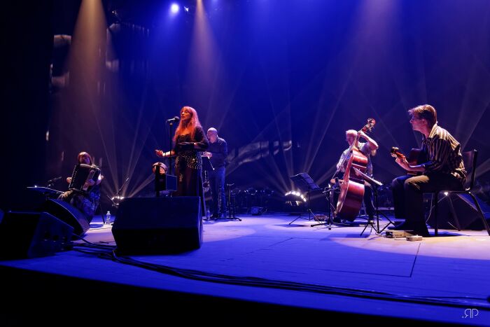 Theatre Espace Gerard Philippe Philippe Rappeneau.jpg Blue n'Othe