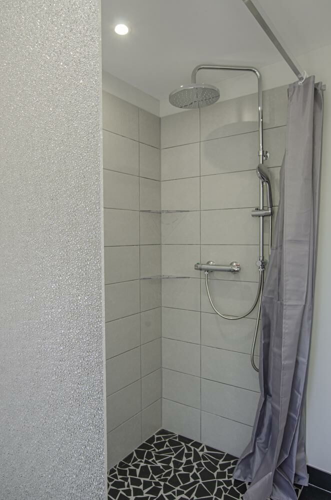 Douche.jpg Gîte de France Douche.jpg Gîte de France