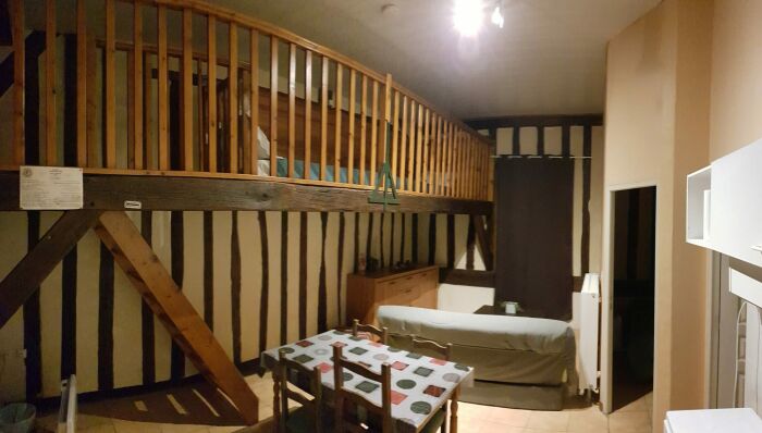 petit_gite_salon-scaled.jpg © domaine le Colombier