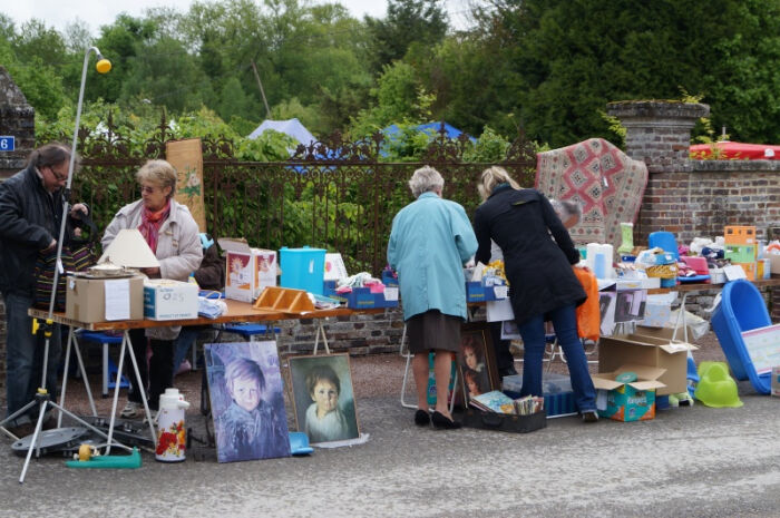 vide-grenier Paisy Patricl Scaeffer1.jpg Patricl Scaeffer