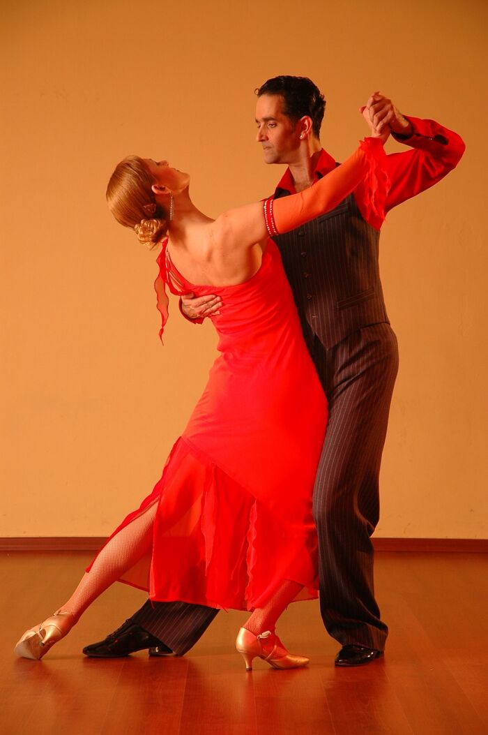 dancing-929818_1280.jpg pixabay
