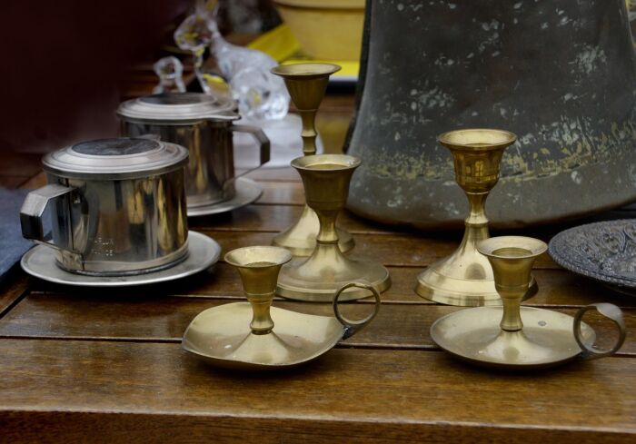 candle-holders-3359412_1280.jpg Pixabay - Viviane6276