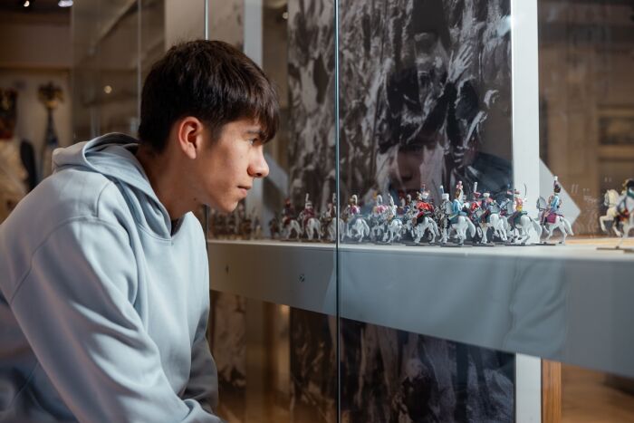 Les petits chevaux du Musée Napoléo.jpg Studio OG