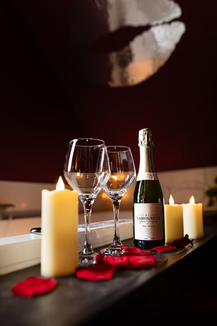 chambre jacuzzi © Minaris Studio