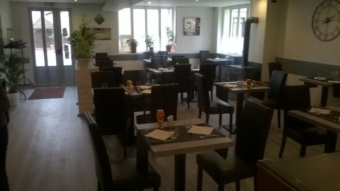 Vue salle.jpg auberge de la vanne