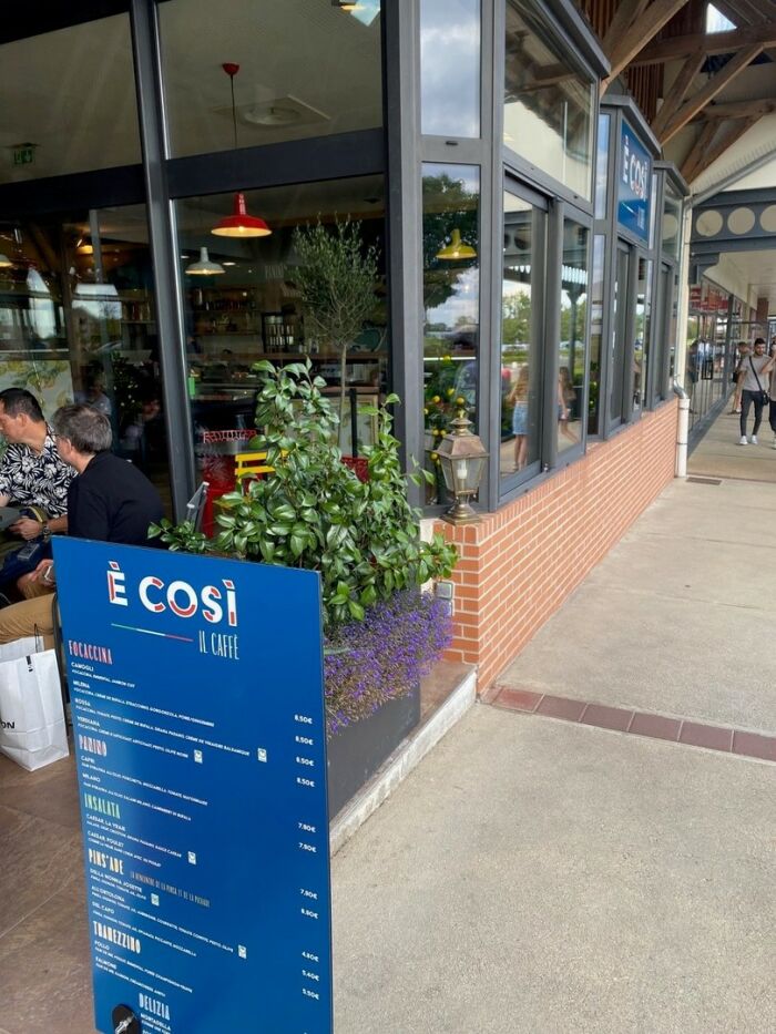 E Cosi - Carte stop trottoir.jpg © S. Berard